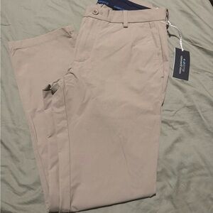 Vineyard Vines Men's Khaki On The Go Pants